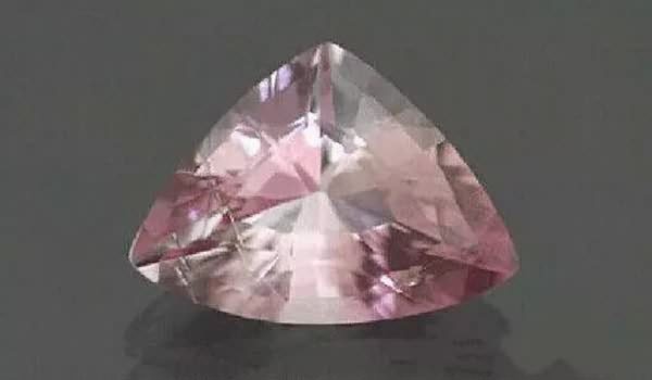 世界十大稀有宝石排行榜3、硅硼钾钠石