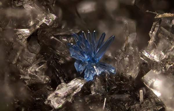 世界十大稀有宝石排行榜4、硼铝石