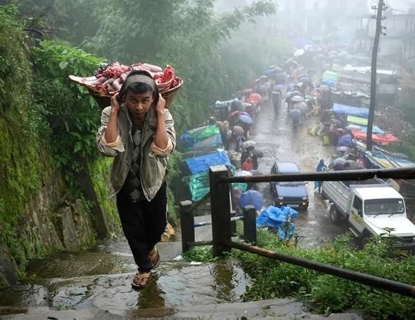 世界上降雨量最多的国家 下雨最多的地方乞拉朋齐 地理之最 第一排行榜
