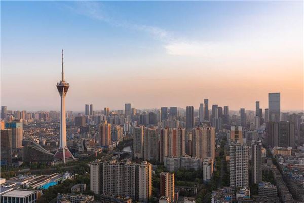 中国最美最浪漫的城市图片