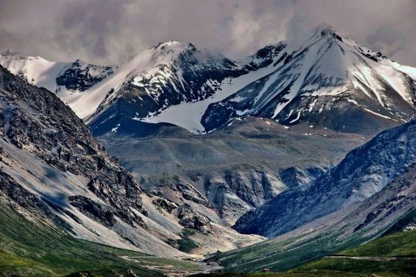 中國境內十大最高山峰 太白山上榜僅第八珠穆朗瑪峰第一_地理_第一排