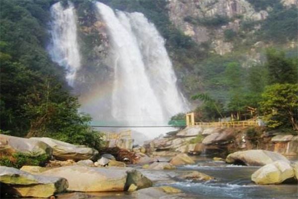 1.天柱山世界地質公園2.巨石山3.安徽青雲峽景區4.