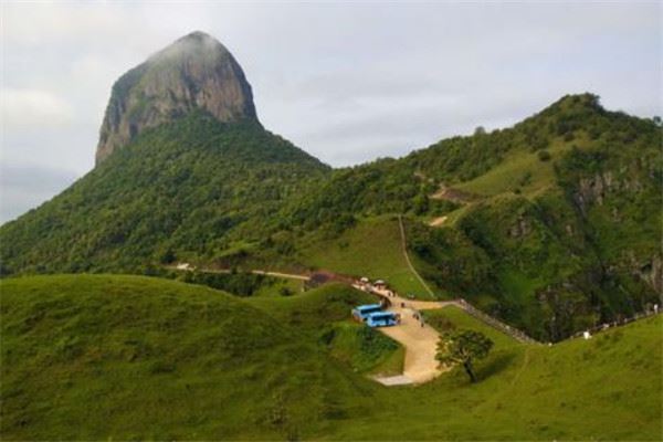 廣西十大山峰排行榜:十萬大山上榜,第一是華南第一高峰