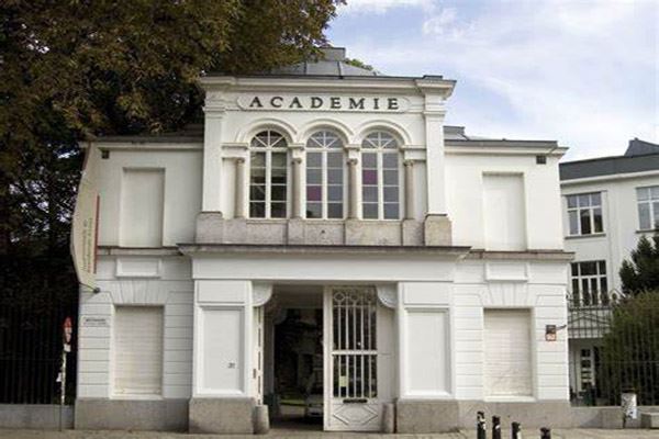 申卡尔工程与设计学院8法国高级时装学院9皇家艺术学院10