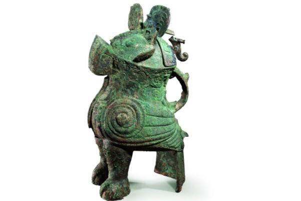 是以備受古代人們喜愛和崇拜的神鳥為古代藝術品原型,目前這個有著