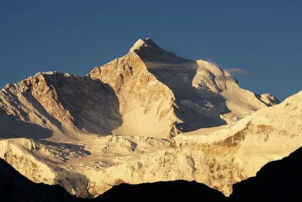 世界最高的山峰前十名喜马拉雅占据多位第一首登时间最晚